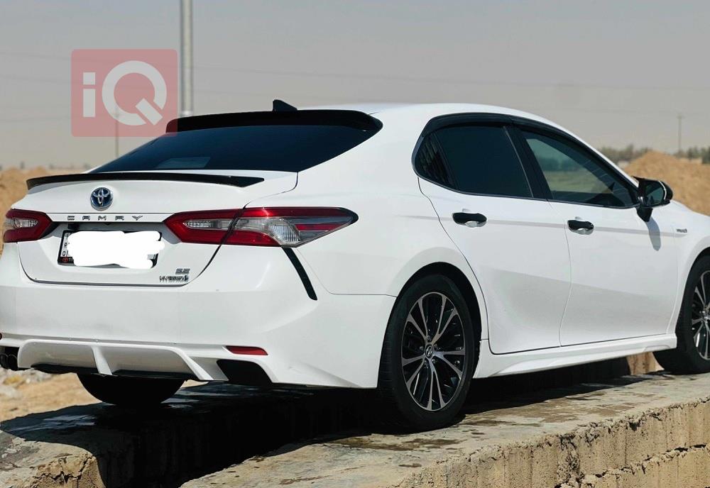 تۆیۆتا کامری